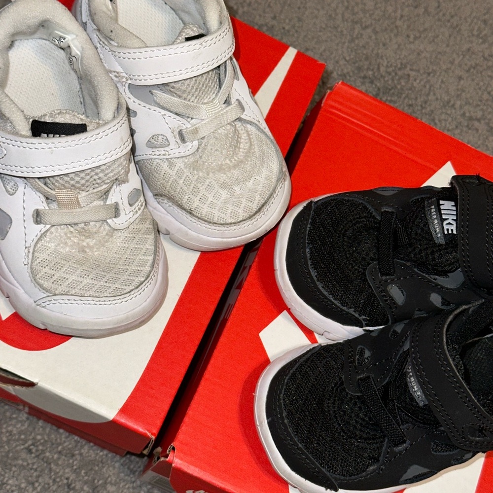 Nike free run toddler 5c (both pairs included)
